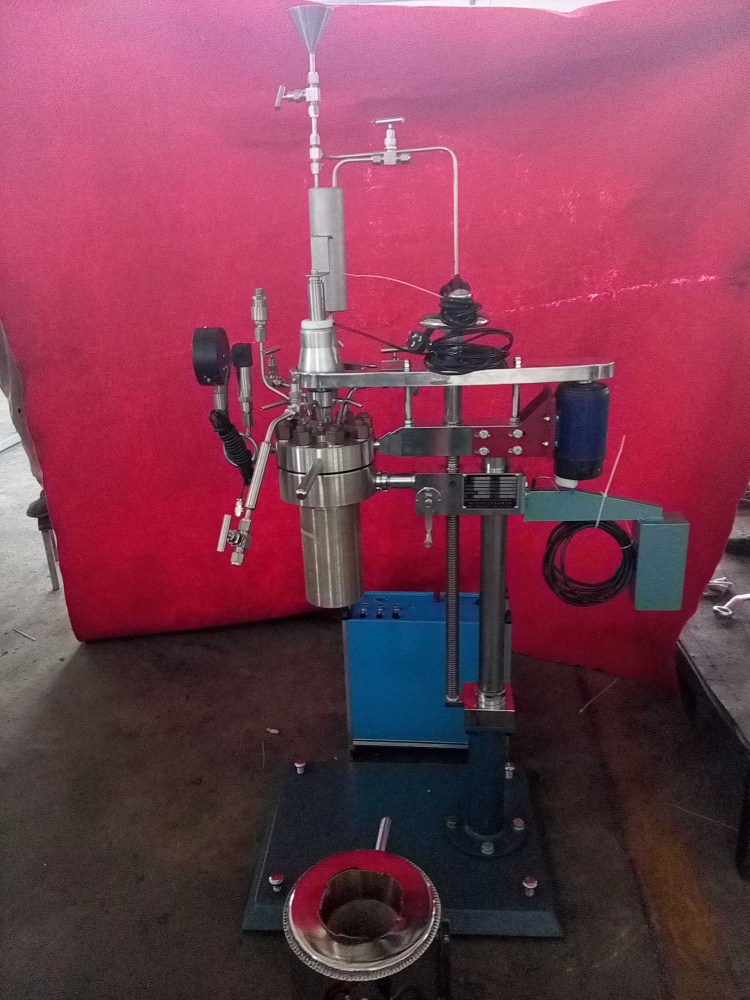 KCFD系列--帶在線加料、在線取樣-螺栓連接側面照片