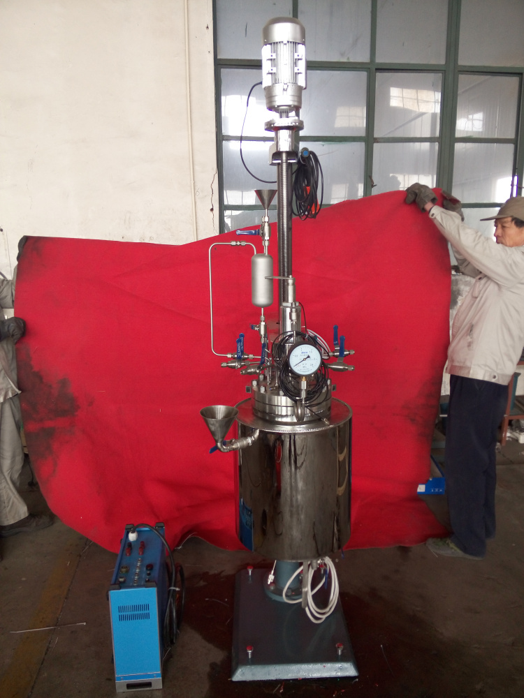 TFCF系列-釜體帶視鏡、電加熱管加熱、帶在線加料罐2