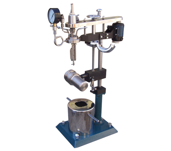 KCFD系列--快開卡環結構-釜體下落、翻轉出料側面照片